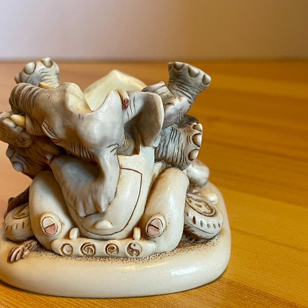 Vintage Harmony Kingdom Blue Box Series -- "Heavy Petting" - Picture 2 of 6